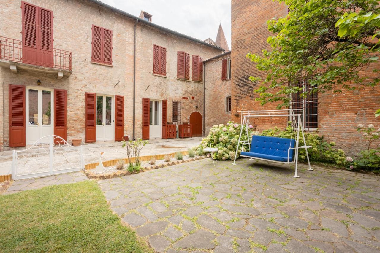Palazzo Sabbioni Suite Del Conte Elegant Suite In Old Monastery City Center Ferrara Bagian luar foto