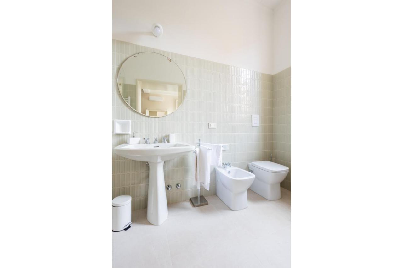 Palazzo Sabbioni Suite Del Conte Elegant Suite In Old Monastery City Center Ferrara Bagian luar foto