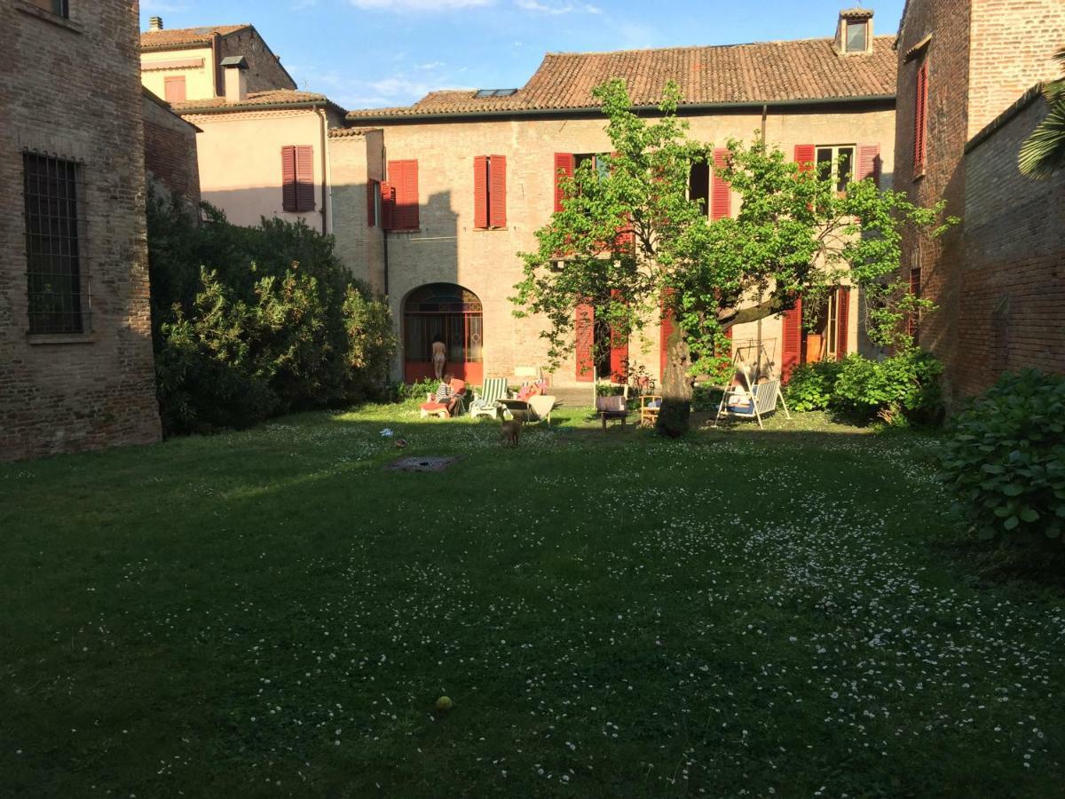 Palazzo Sabbioni Suite Del Conte Elegant Suite In Old Monastery City Center Ferrara Bagian luar foto
